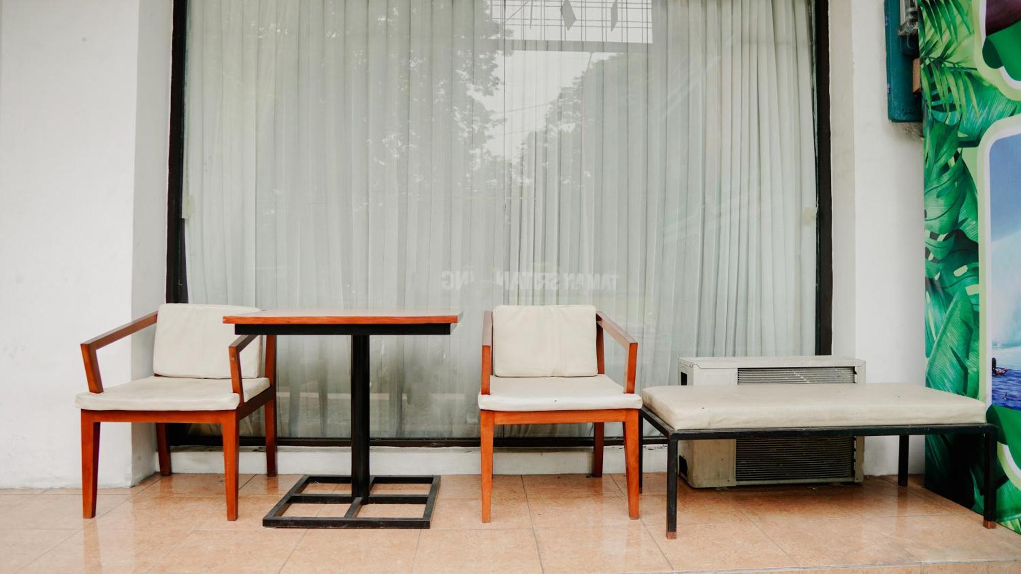 Dormitory Tourism Sritanjung Banyuwangi By Gajahsora Management Ngoại thất bức ảnh