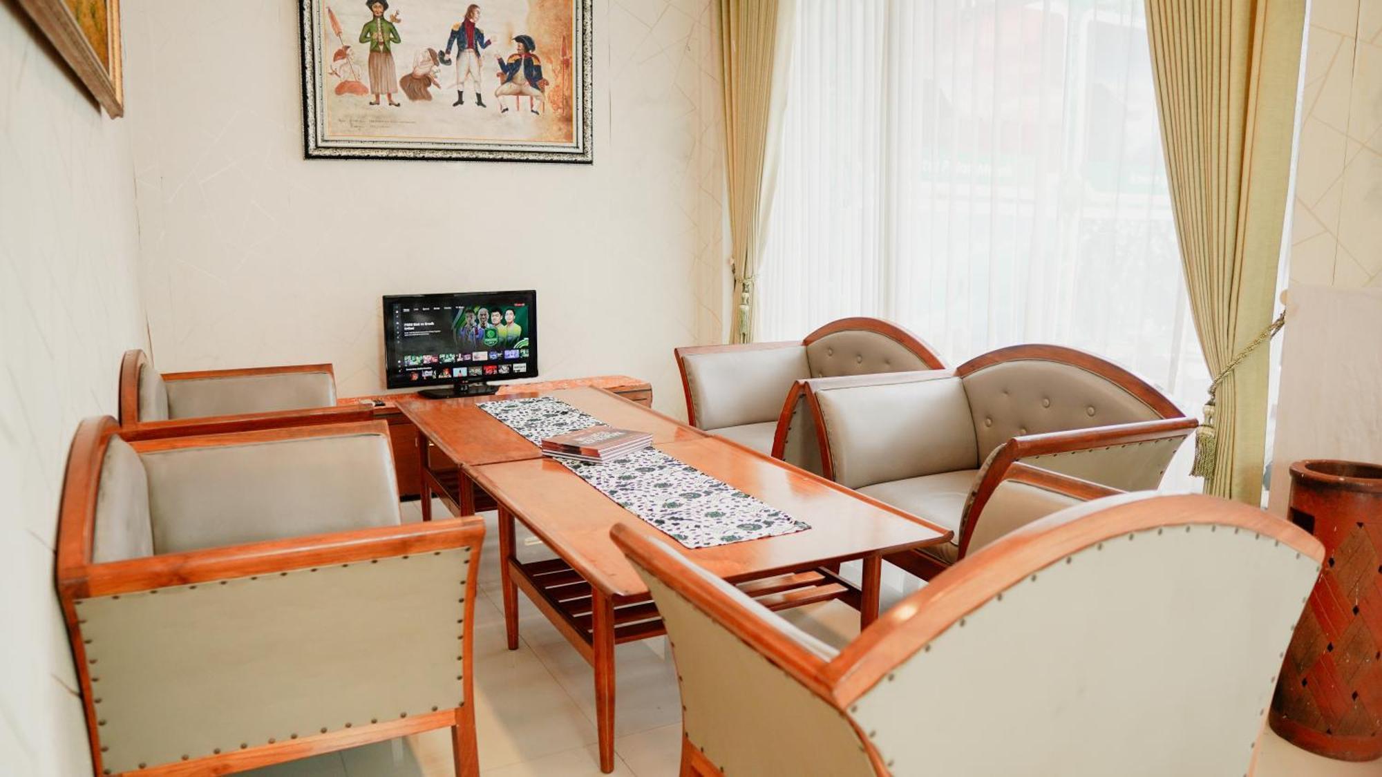 Dormitory Tourism Sritanjung Banyuwangi By Gajahsora Management Ngoại thất bức ảnh