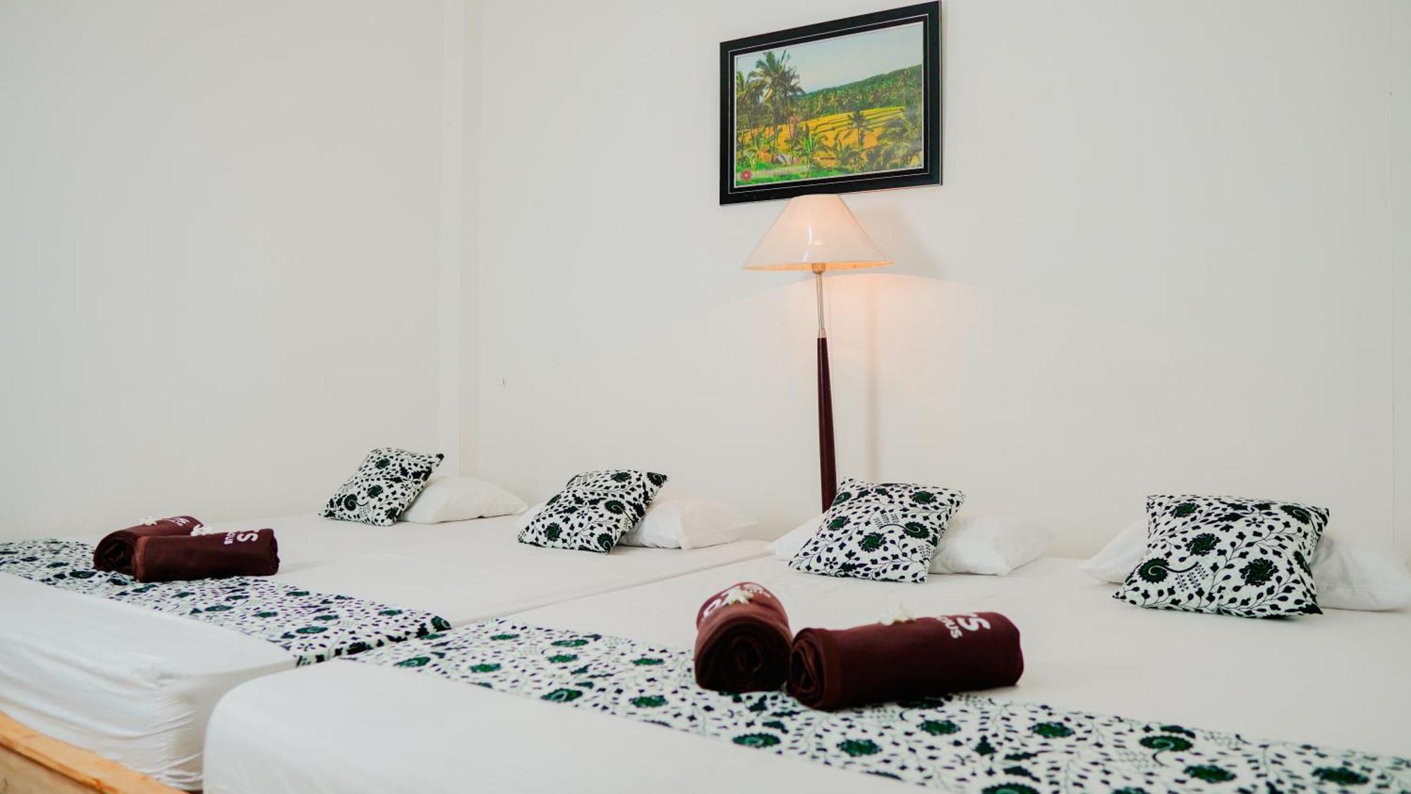 Dormitory Tourism Sritanjung Banyuwangi By Gajahsora Management Ngoại thất bức ảnh