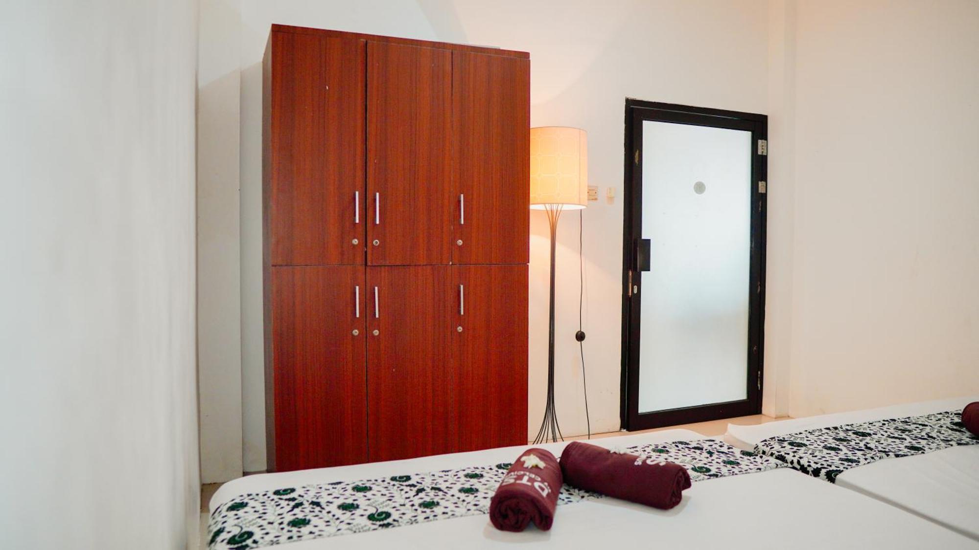 Dormitory Tourism Sritanjung Banyuwangi By Gajahsora Management Ngoại thất bức ảnh