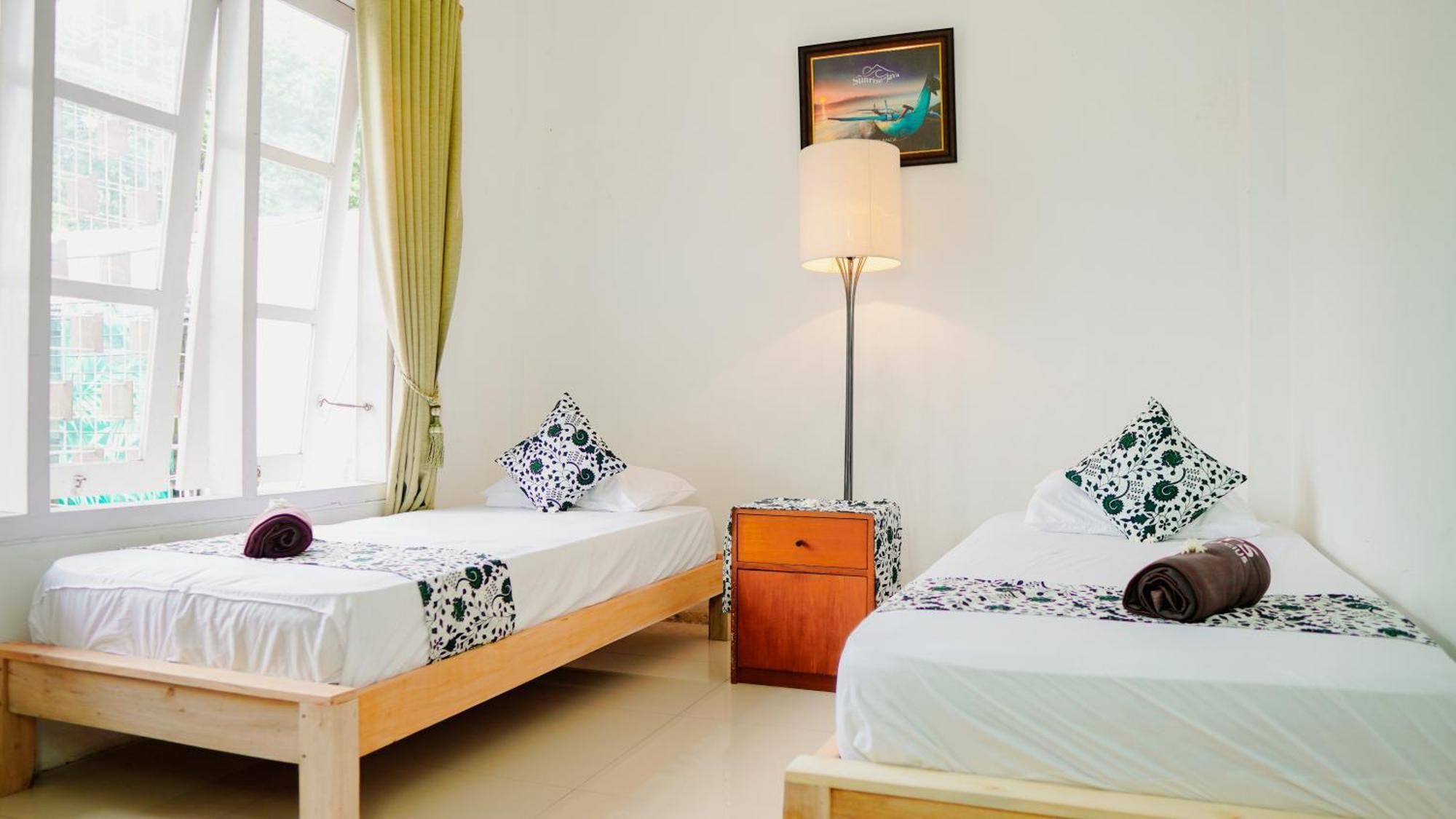 Dormitory Tourism Sritanjung Banyuwangi By Gajahsora Management Ngoại thất bức ảnh