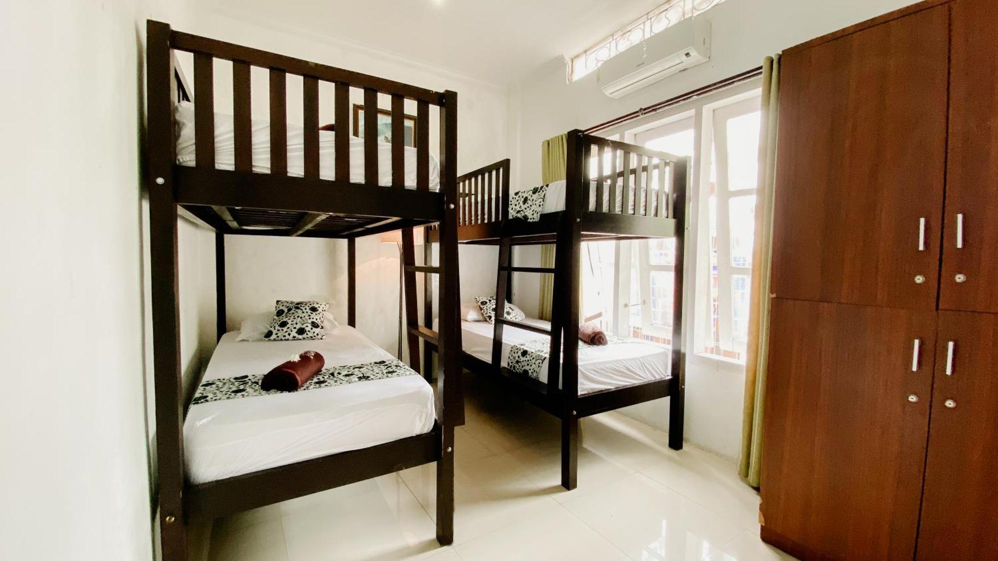 Dormitory Tourism Sritanjung Banyuwangi By Gajahsora Management Ngoại thất bức ảnh