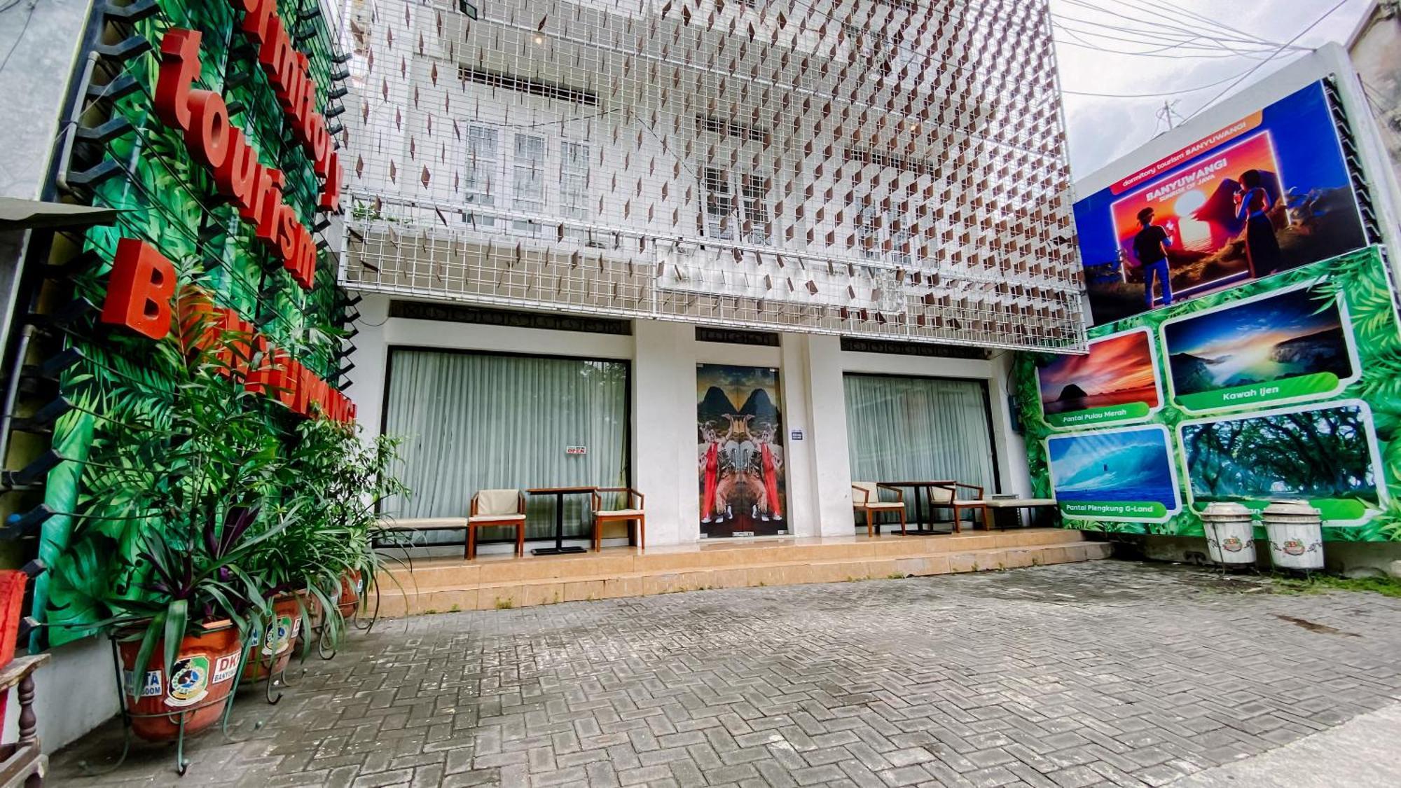 Dormitory Tourism Sritanjung Banyuwangi By Gajahsora Management Ngoại thất bức ảnh