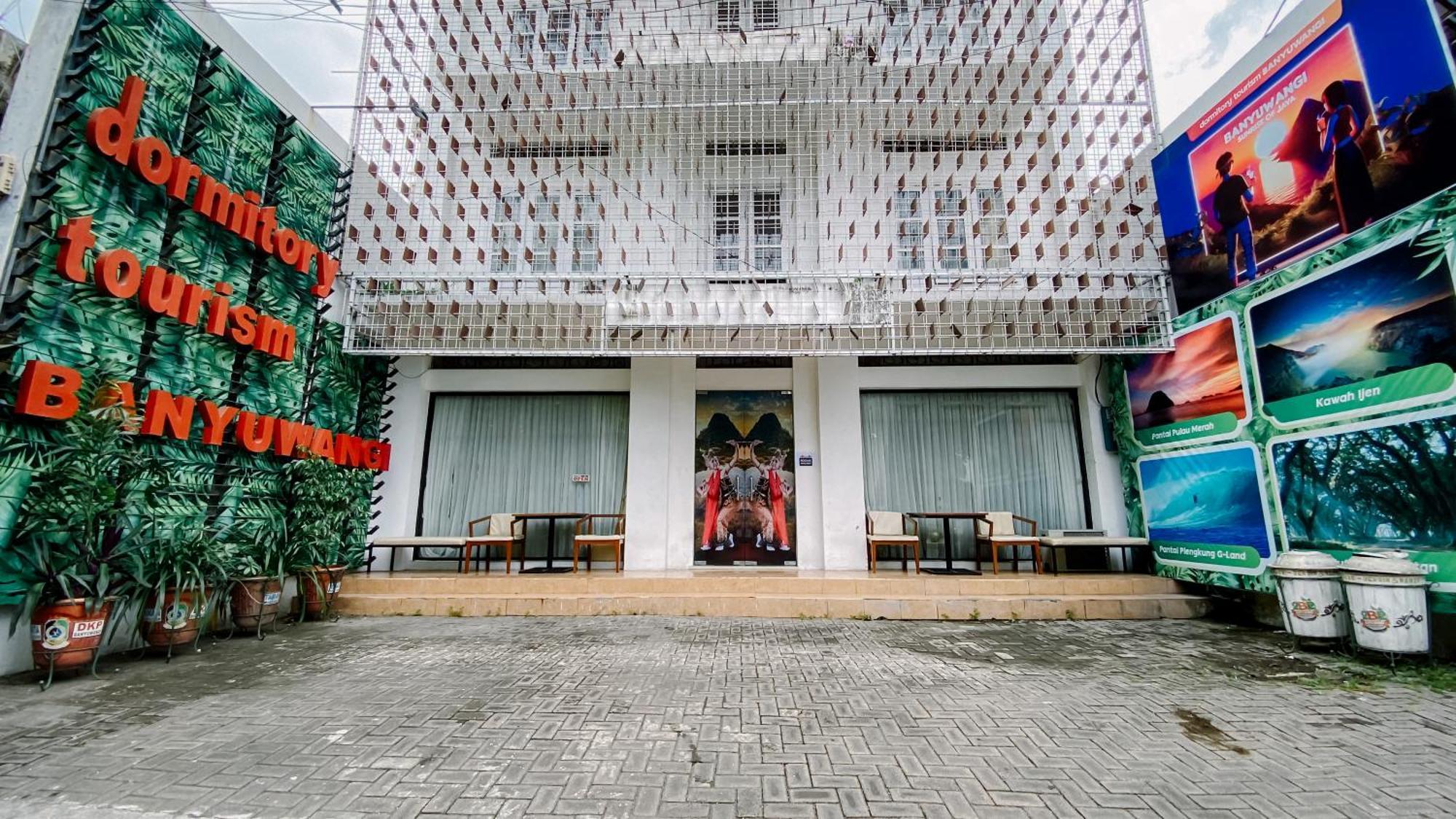 Dormitory Tourism Sritanjung Banyuwangi By Gajahsora Management Ngoại thất bức ảnh